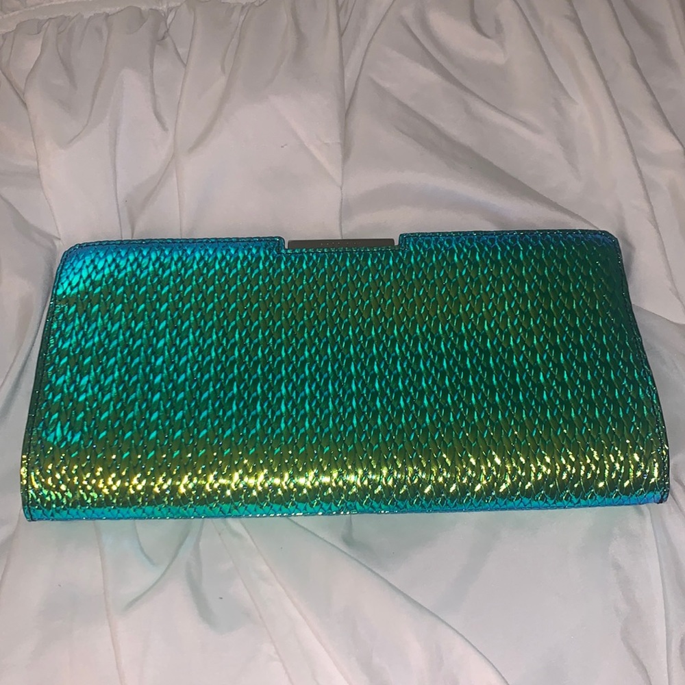 Milly iridescent clutch
